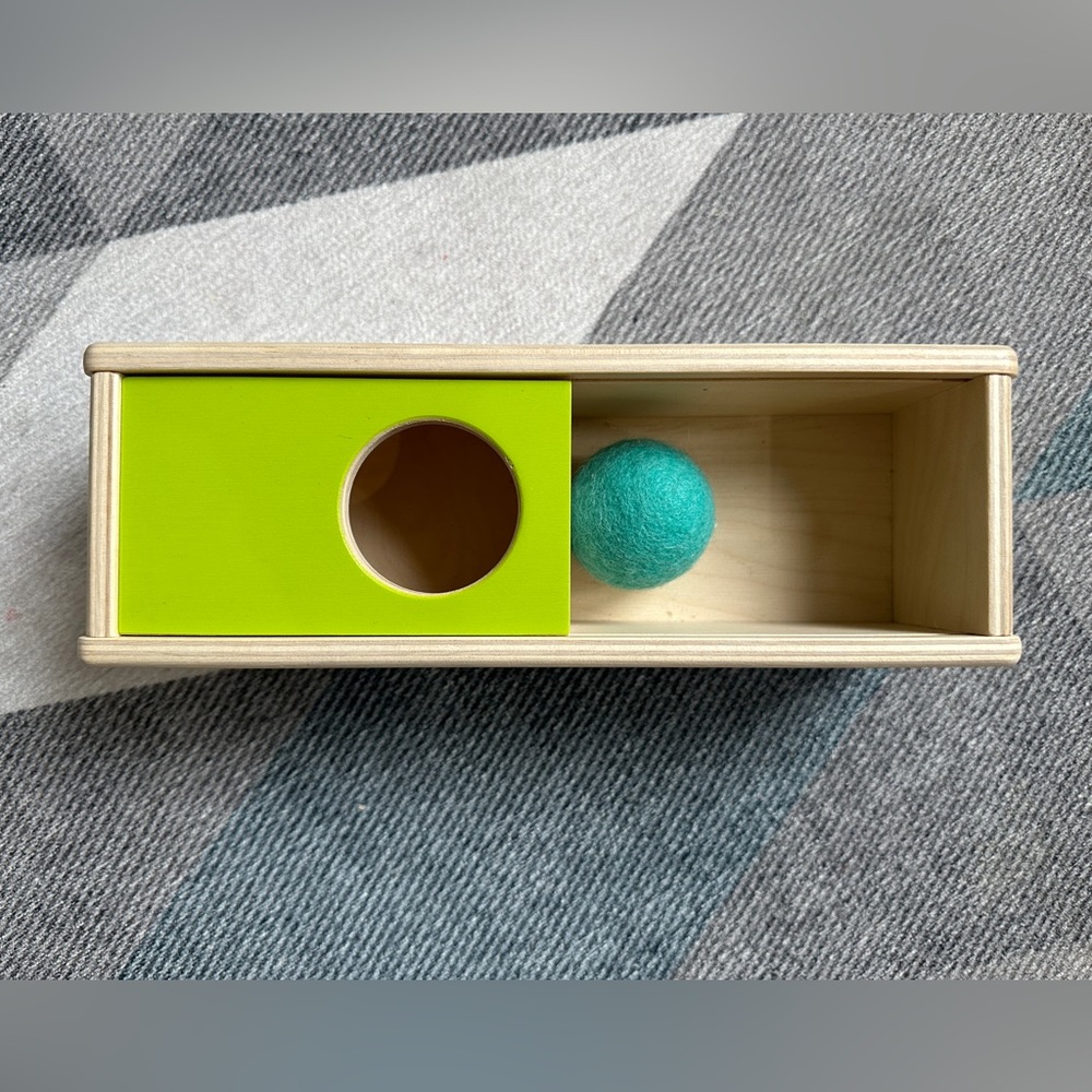 Lovevery Sliding Top Box Montessori Plaything